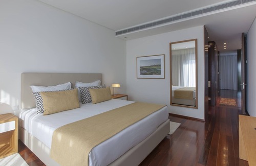 Carvalhal Hotel | Troia Paradise: Family Beach Houses with Free Parking, Near to Troia - Mar Beach