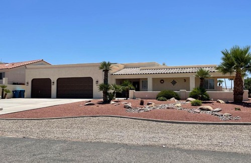 Lake Havasu City House | Tropic Paradise 3 bed 3 bath Pool Home