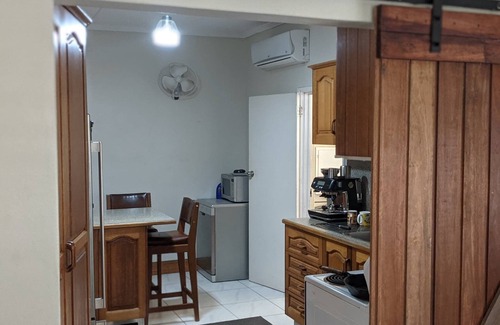 Railway Estate House | Tropical 3bed home with spa & yard