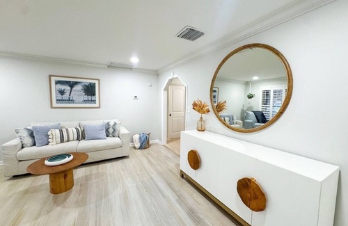 Hobe Sound House | Tropical and Historic Pool Escape, Hobe Sound