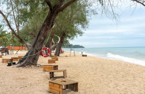 Ganh Dau Hotel | Tropical Bay Grand World Phu Quoc