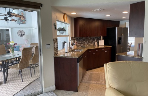 Caloosahatchee House | Tropical charm, swim up table, southern exposure