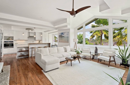 Kaiulani House | Tropical Elegance: Tropical Elegance, Acacia Bar, Jetted Tub & Majestic Views