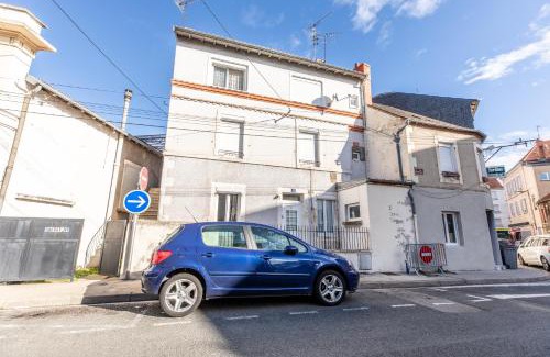 Montlucon Apartment | Tropical Escape near city center Fiber Netflix