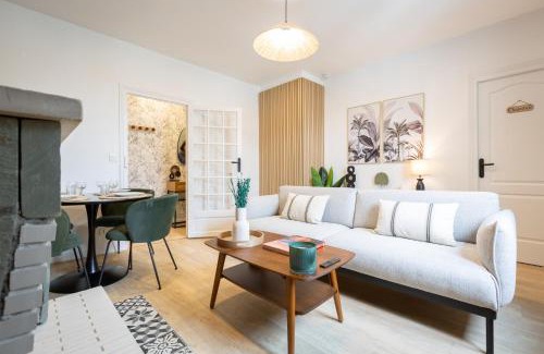 Montlucon Apartment | Tropical Escape near city center Fiber Netflix