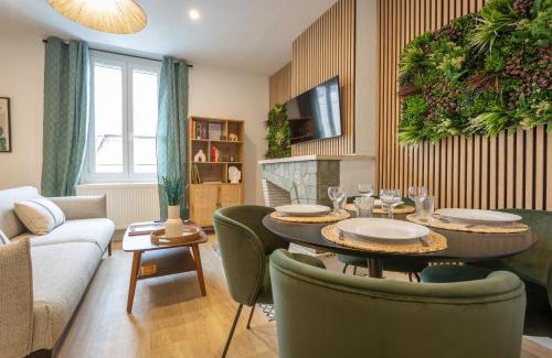 Montlucon Apartment | Tropical Escape near city center Fiber Netflix