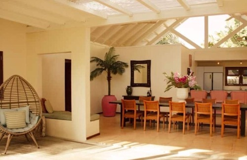 Willemstad Villa | Tropical family villa with private pool. Centrally located 7 min from the beach