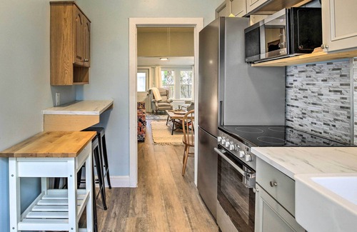 Sailboat Bend Apartment | Tropical Florida Oasis w/Patio, Near Beaches