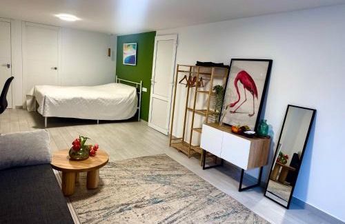 Molino del Chirrete House | Tropical Garden Home - Cozy Ground Floor Stay