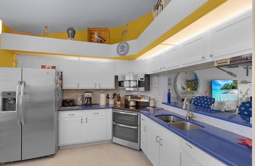 Biggar Condo | Tropical Getaway – 2BR/2BA Condo with Pond View on Golf Course