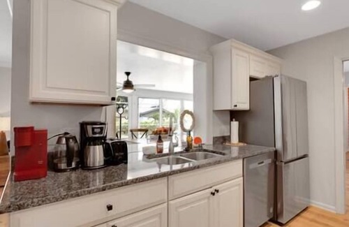 Bradenton House | Tropical Getaway: Pool, Putting Green,Near Beaches