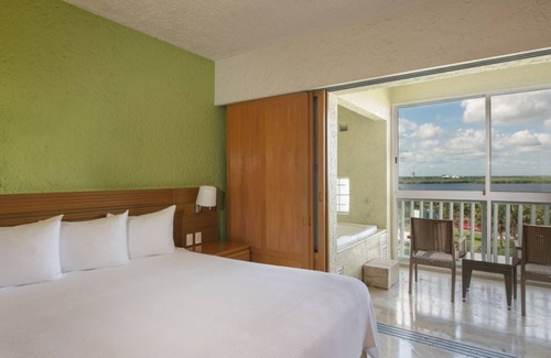 Zona Hotelera Hotel | Tropical Getaway Room at Cancun