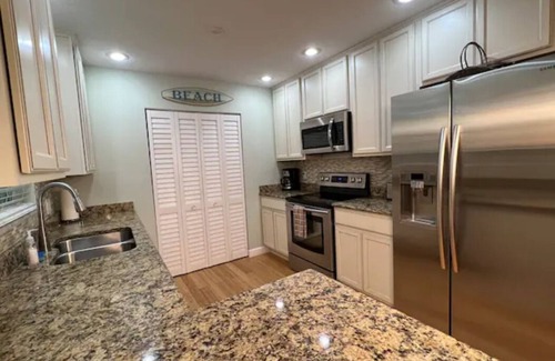 Jensen Beach House | Tropical Getaway!