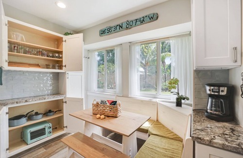Jupiter Landing House | Tropical Getaway: Welcoming Home, Big Backyard