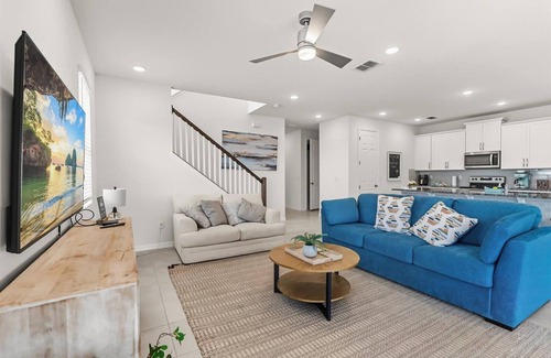 Four Corners House | Tropical Haven at Solara Resort – Private Pool, Minutes from Disney, Exclusive Launch – First Guests Perks!