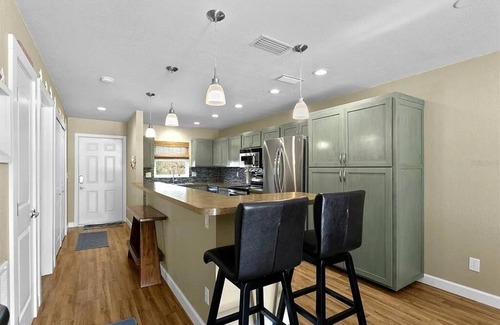 Whitney Beach Condo | Tropical Haven *B
