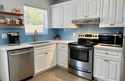 Boynton Beach House | Tropical Hideaway near Beach! Tons of parking