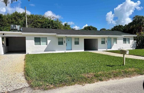 Boynton Beach House | Tropical Hideaway near Beach! Tons of parking