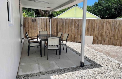 Boynton Beach House | Tropical Hideaway near Beach! Tons of parking