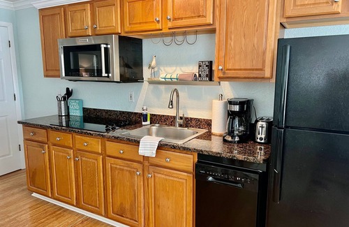 Flagler Beach Condo | Tropical Hideaway in Downtown Flagler Beach