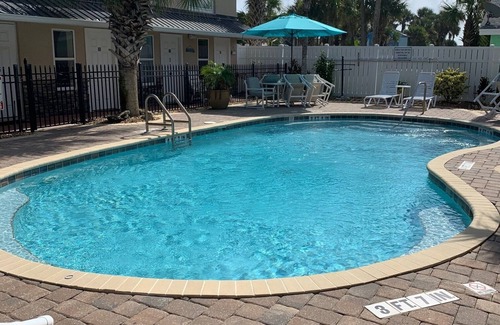 Flagler Beach Condo | Tropical Hideaway in Downtown Flagler Beach