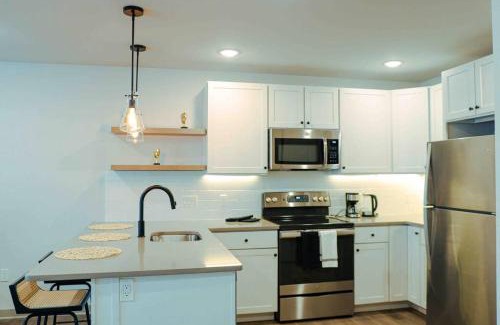 Northern Liberties Apartment | Tropical Horizons-King Bd Rooftop