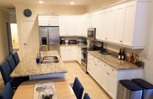 Jupiter House | Tropical Living's Finest in the Heart of Jupiter