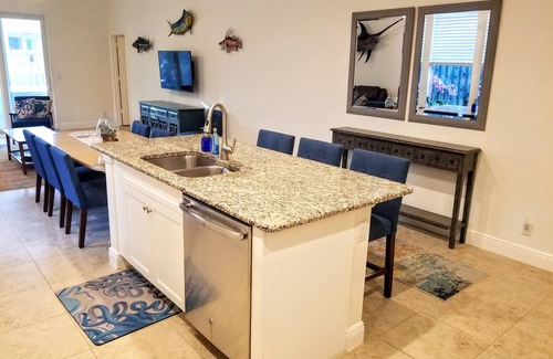 Jupiter House | Tropical Living's Finest in the Heart of Jupiter