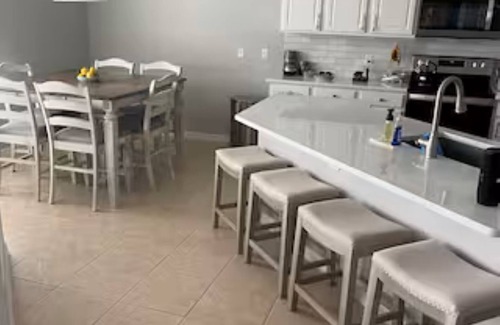 Valencia Lakes House | Tropical Naples Oasis