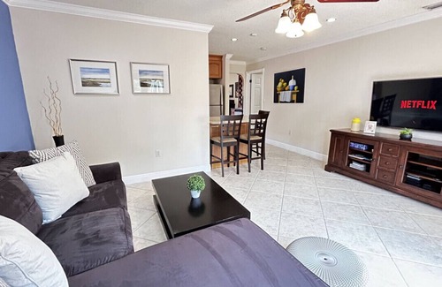 Sunset House | Tropical Oasis home w Community Pool great area