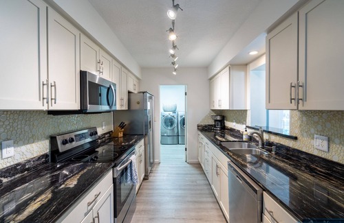 South Sarasota House | Tropical Oasis Near Siesta Key Beach, Air Purifier, 6 Beds, Sleeps 8
