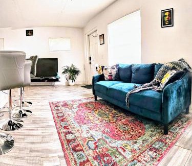 Lantana Apartment | Tropical Oasis