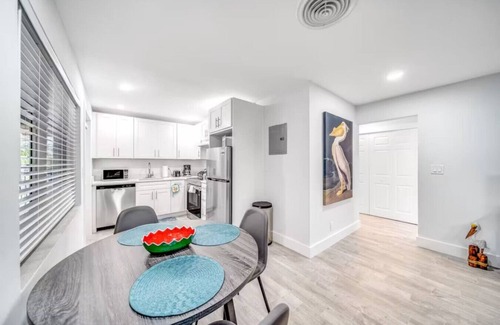 Coral Ridge Apartment | Tropical Paradise + POOL & PATIO