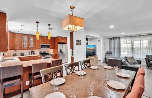 Highland Garden House | Tropical Privat Home Spacious 6 -bedrooms 4 Baths with private pool