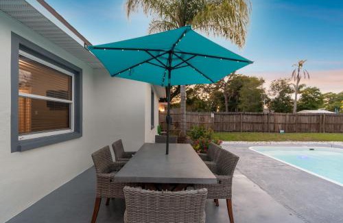Clearwater House | Tropical Retreat with Heated Pool & Firepit