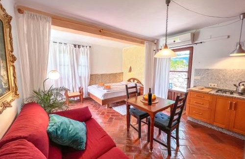 Orgiva Apartment | Tropical Studio