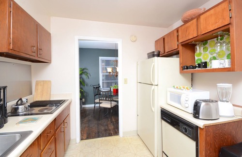 Midtown - Westport House | Tropical! Urban walk to Q39 BBQ 39 St Shops KUMC