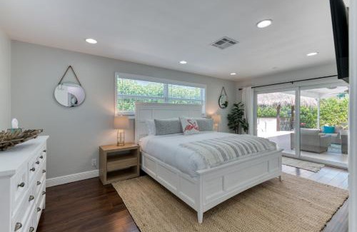 Hunt Club Villa | Tropical Villa Pool Home w/Tiki Bar! Sleeps 9!