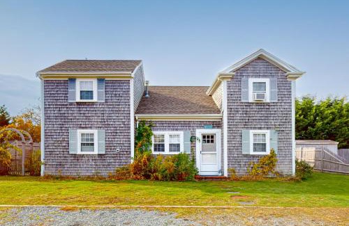 West Dennis House | Trotting Park Paradise
