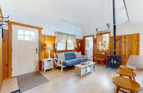 West Dennis House | Trotting Park Paradise
