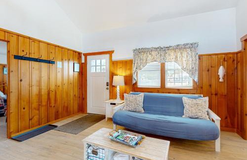West Dennis House | Trotting Park Paradise