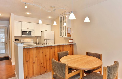 Harbor Springs Condo | Trout Creek Condo #57 - 2 Bedrooms 2 Baths, 3 TV's w/Streaming