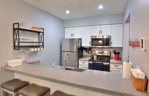 Harbor Springs Condo | Trout Creek Condos #17 - 1 Bdrm, 1 Bath, Sleeps 4