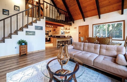 Camp Nelson Cabin | Trout River Cabin - Cozy Quiet Peaceful Retreat