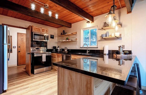 Camp Nelson Cabin | Trout River Cabin - Cozy Quiet Peaceful Retreat