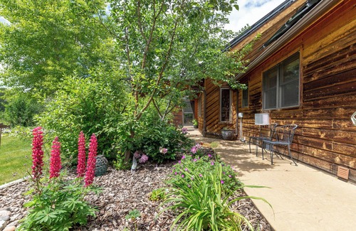 Bozeman Apartment | TroutChasers Suite - Available MSU Football Games, Easy Drive to Stadium