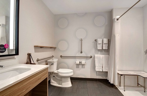 Franklin Hotel | Tru by Hilton Franklin Cool Springs Nashville