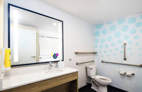 Goodyear Hotel | Tru By Hilton Goodyear Phoenix West, AZ