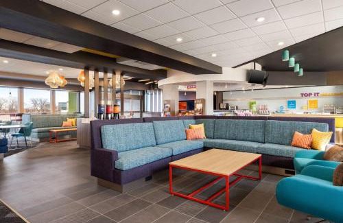 Oshkosh Hotel | Tru By Hilton Oshkosh
