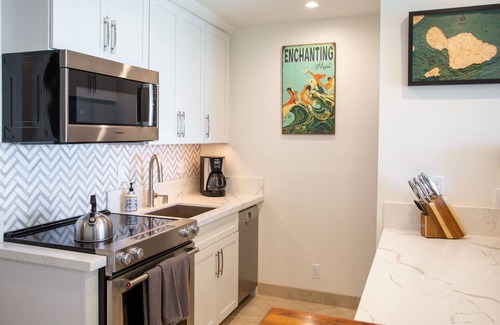 Honokowai Condo | True Beachfront Luxury! Downstairs unit oceanfront 20' to water! NO resort fees.